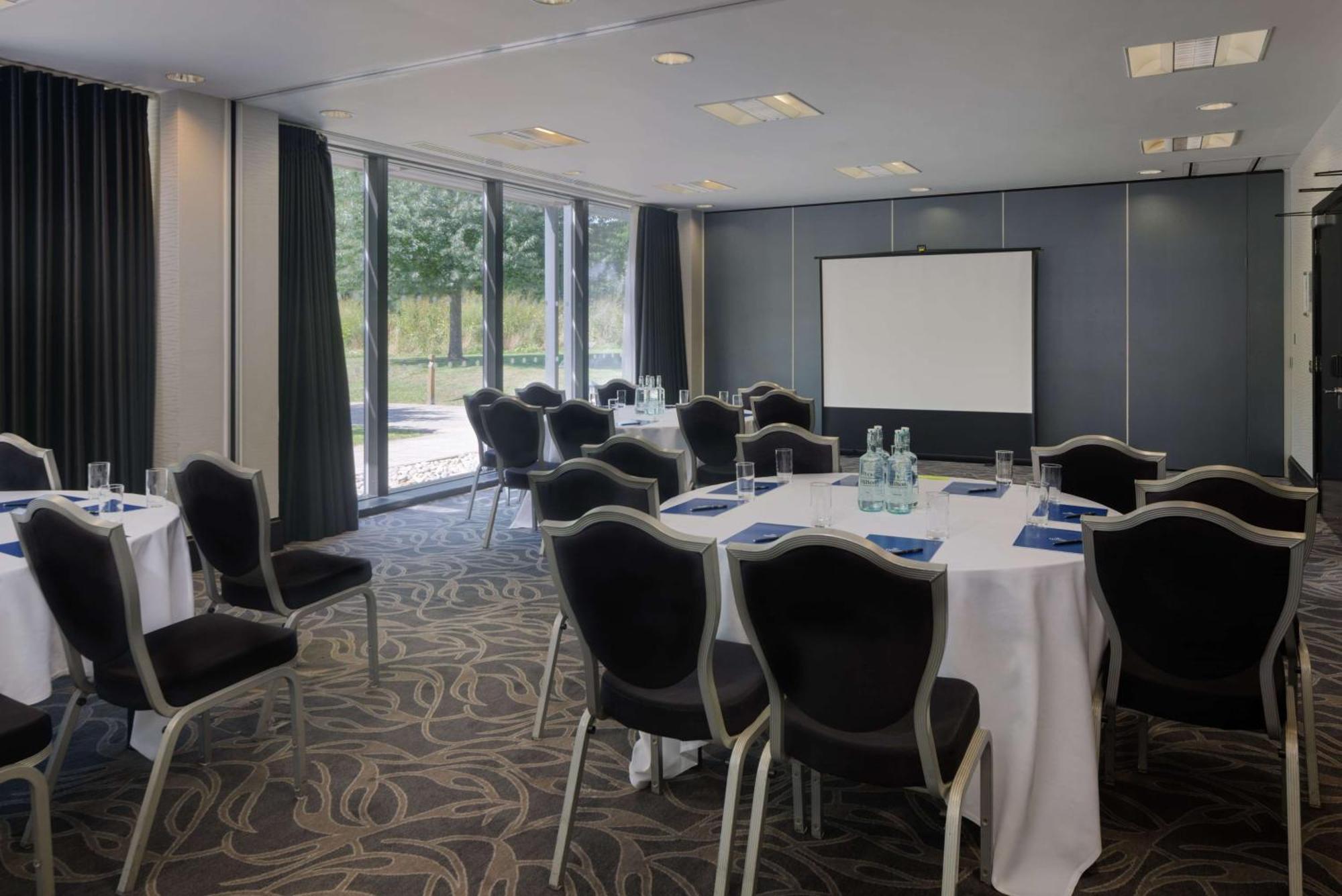 Hilton London Syon Park 4* Брентфорд