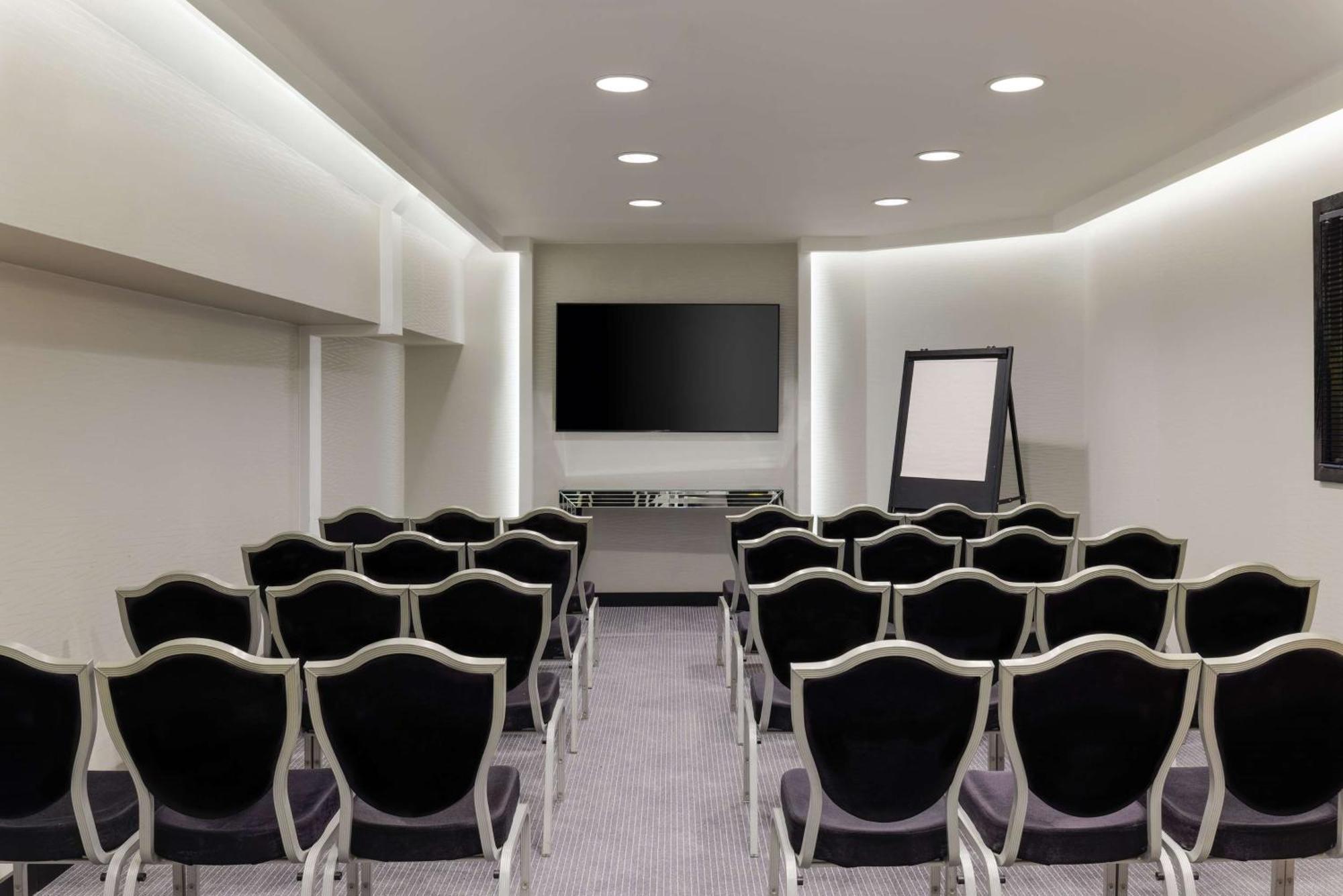 Hilton London Syon Park Brentford