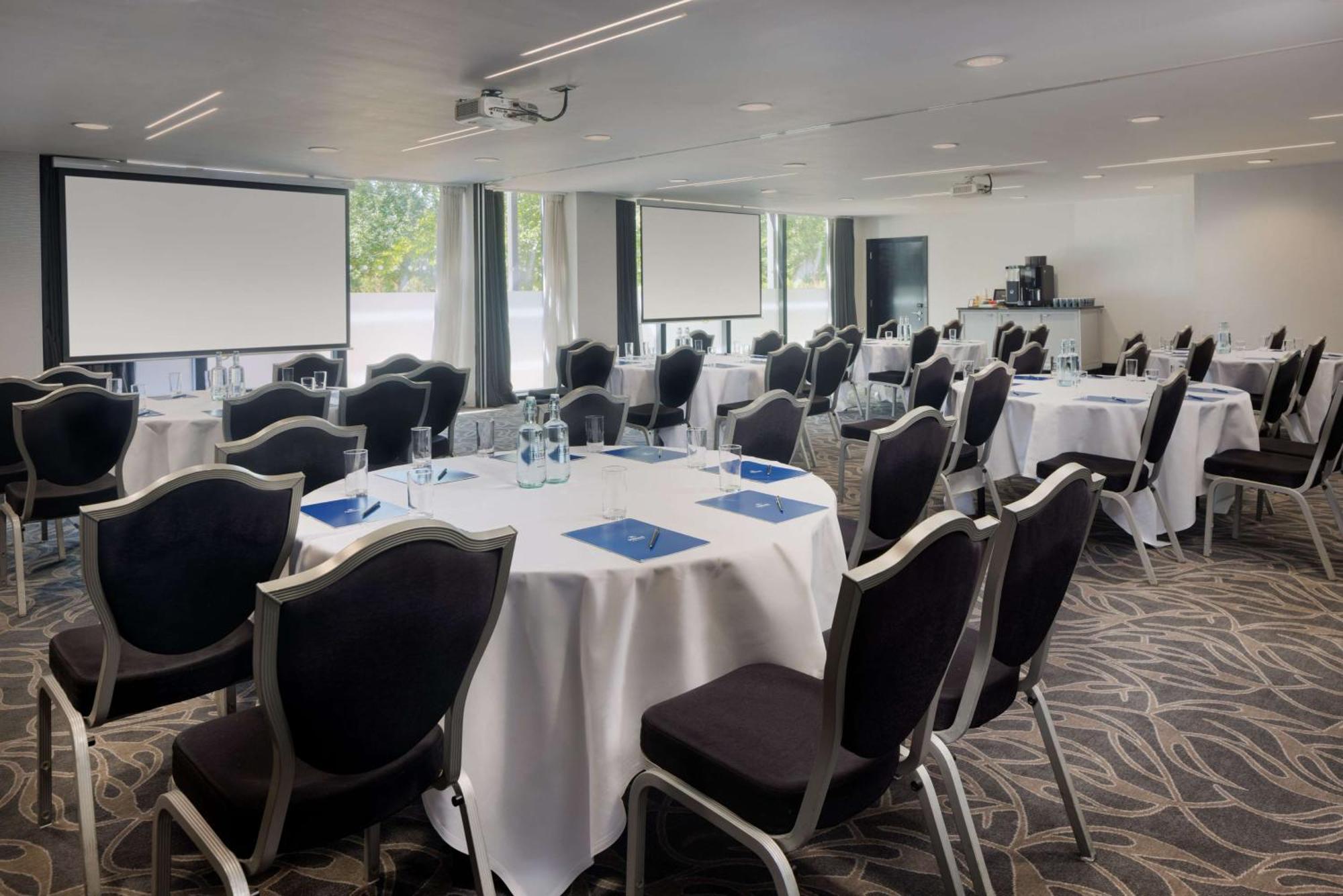 Hilton London Syon Park 4* Brentford
