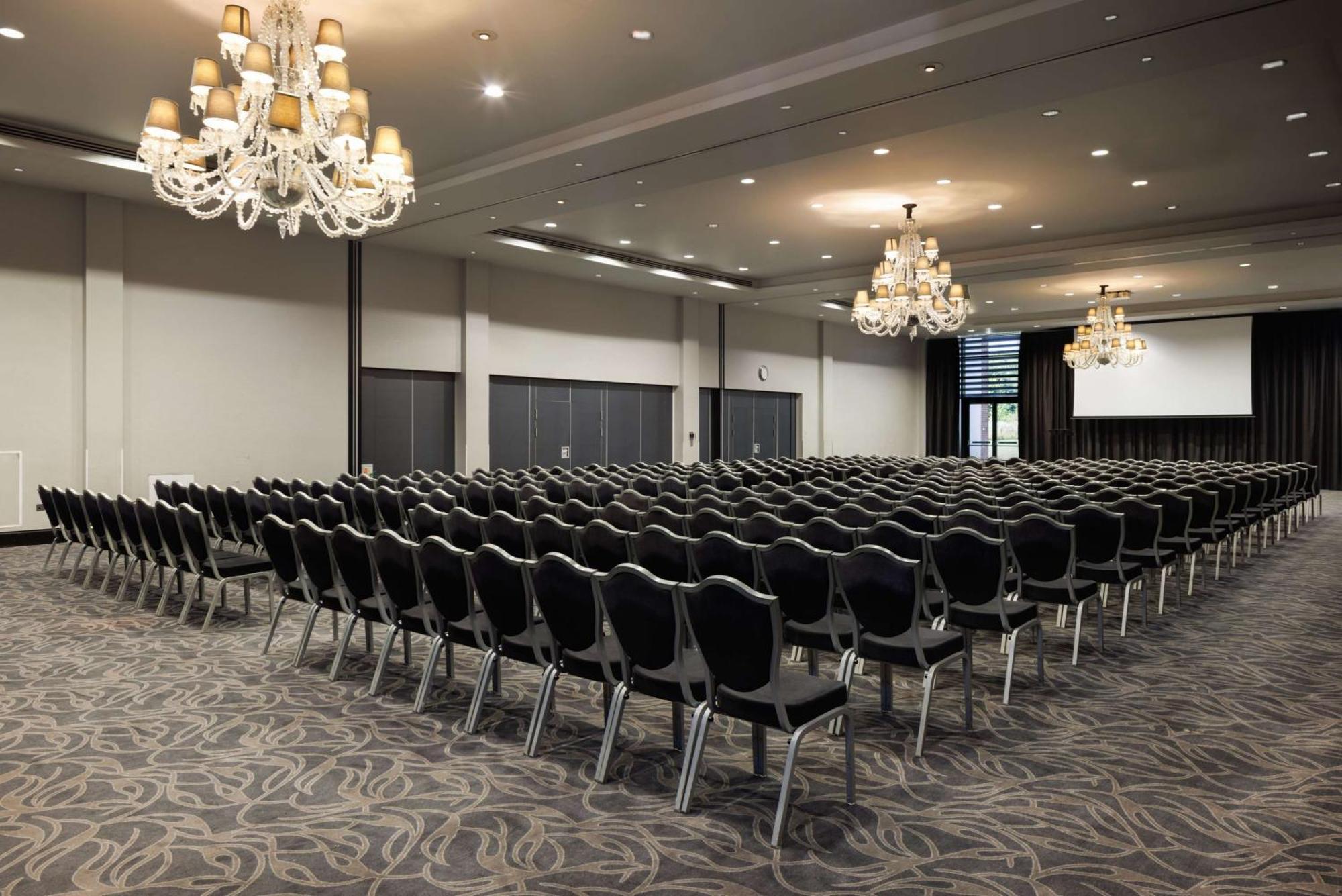 Hilton London Syon Park 4*