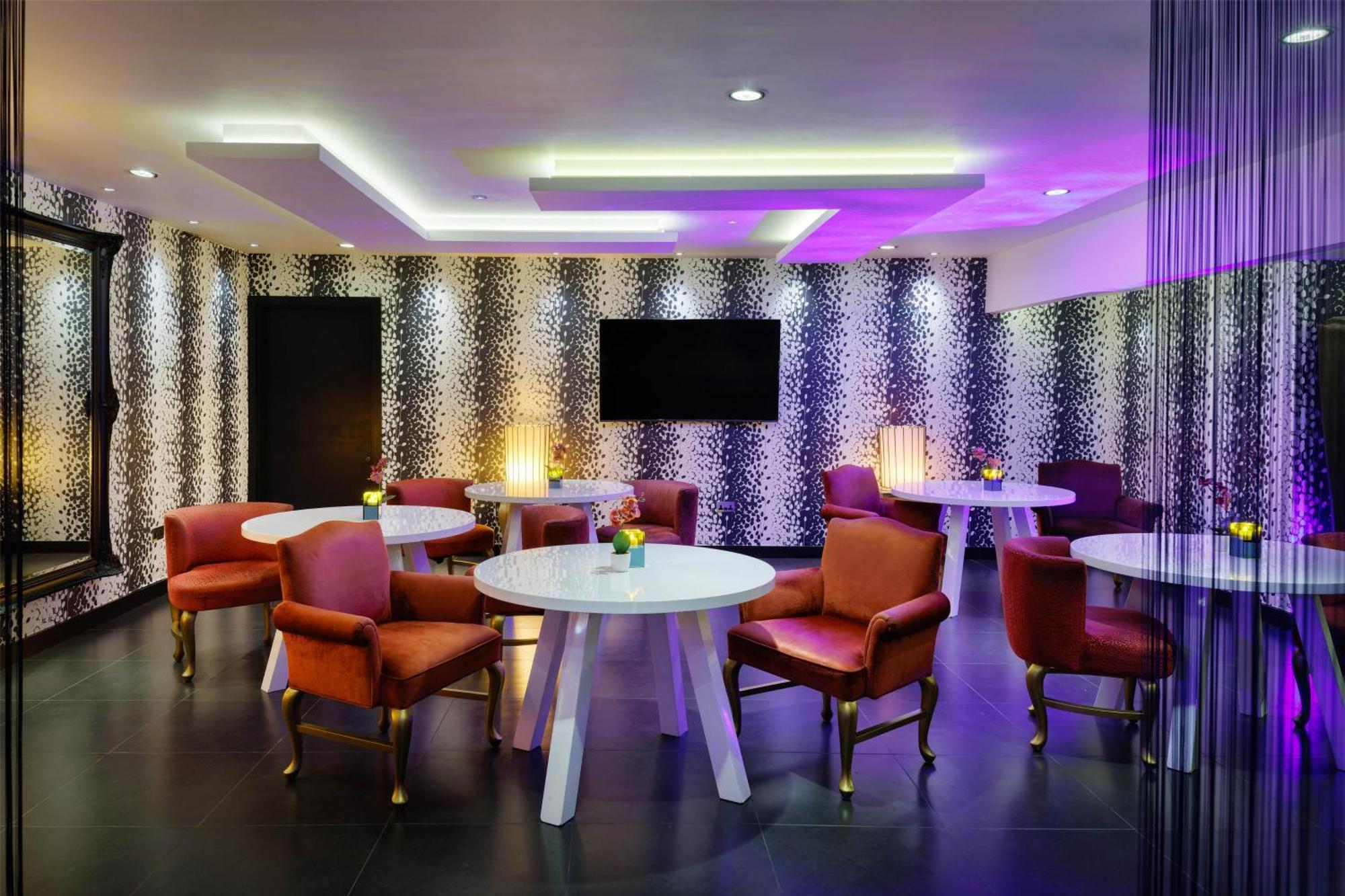 Отель Hilton London Syon Park 4*